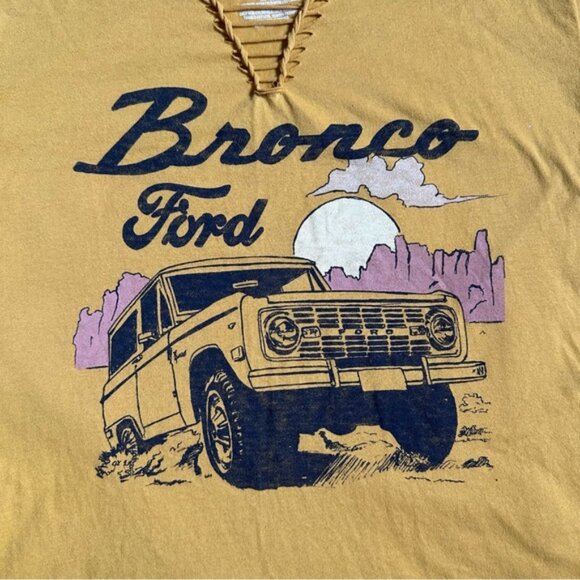 Ford | Yellow Bronco Vintage Off Road Crewneck Graphic Tee | Size Extra Large - Picture 2 of 6